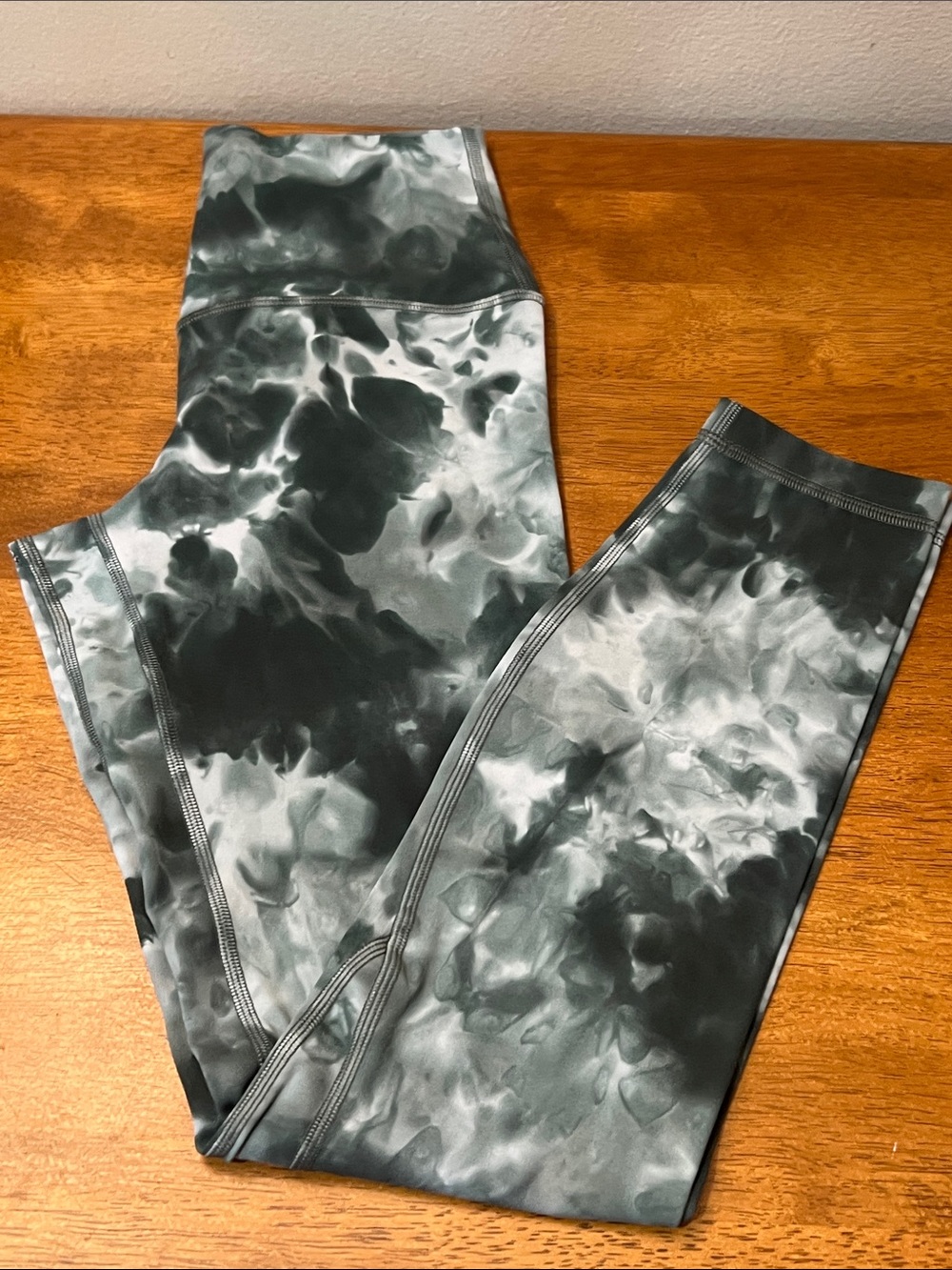 lululemon Athletica women green Tie-Dye Leggings Size 4